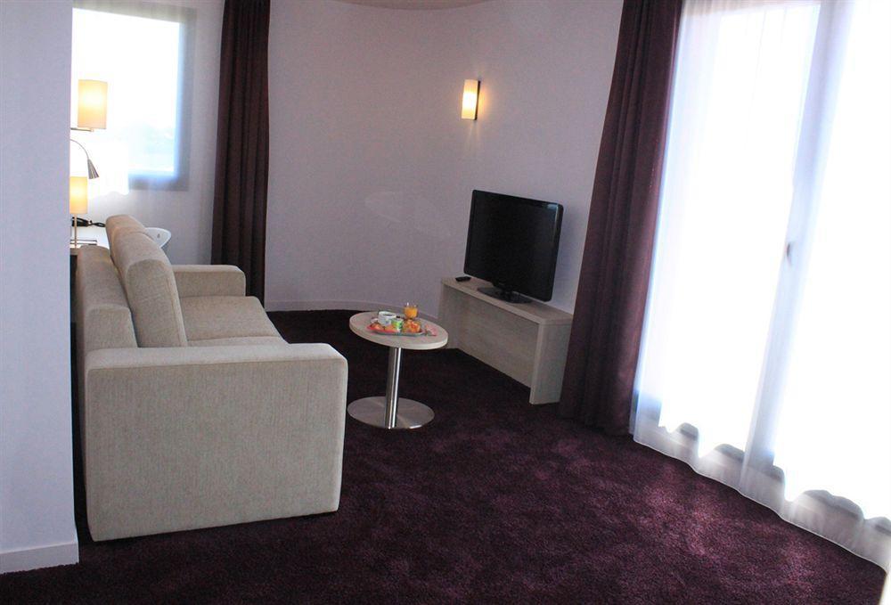 Brit Hotel Vendee Mer Les Achards  المظهر الخارجي الصورة