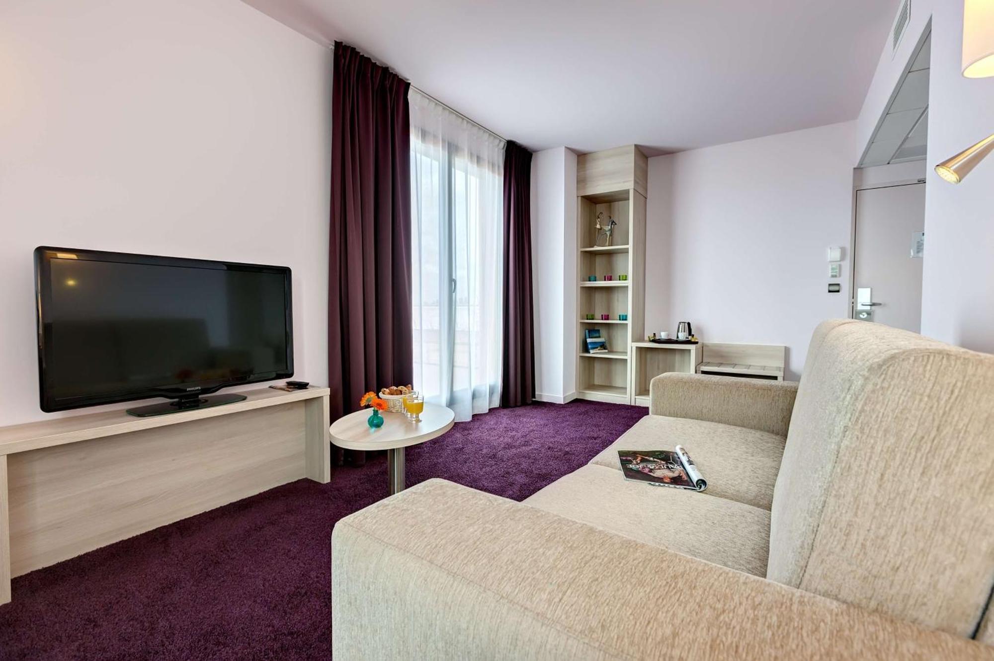 Brit Hotel Vendee Mer Les Achards  المظهر الخارجي الصورة