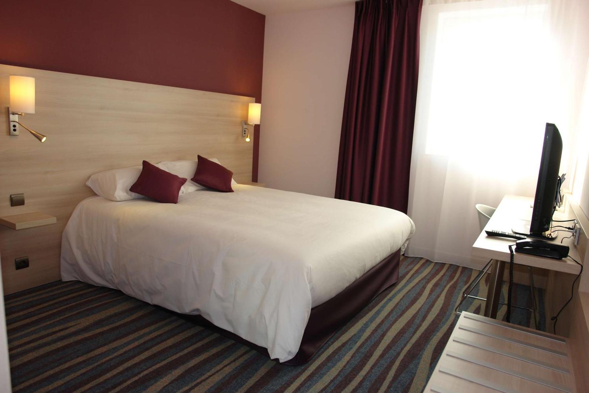 Brit Hotel Vendee Mer Les Achards  المظهر الخارجي الصورة