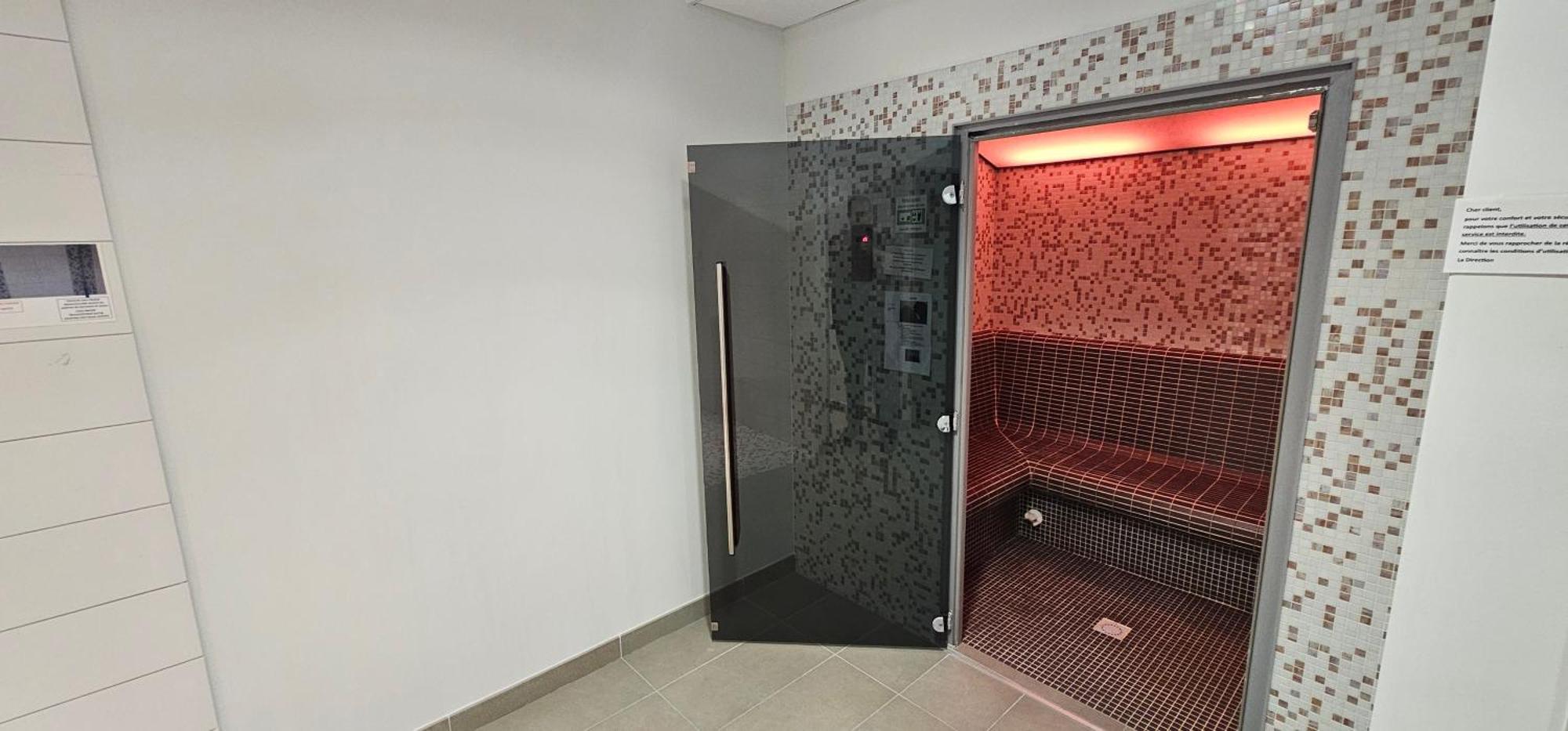 Brit Hotel Vendee Mer Les Achards  المظهر الخارجي الصورة